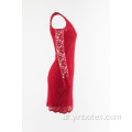 فستان الدانتيل الأحمر مع قبالة الكتف